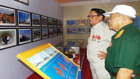 Exhibición "Van Tuong – Dung Quat desde la victoria antiyanqui hasta la primera planta petroquímica"
